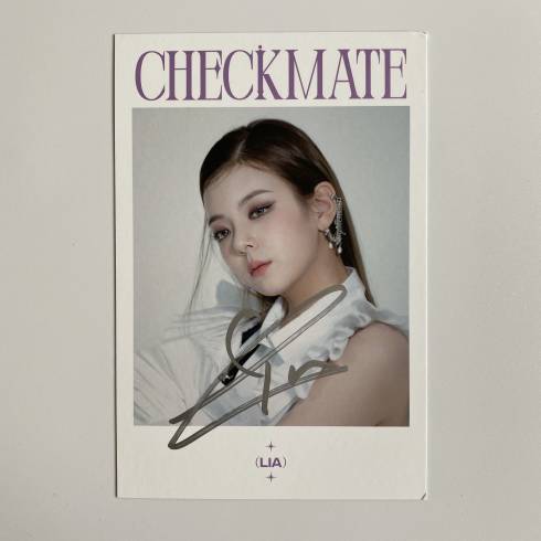 ITZY LIA SIGNED 5TH MINI ALBUM 'CHECKMATE' OFFICIAL EVENT POSTCARD